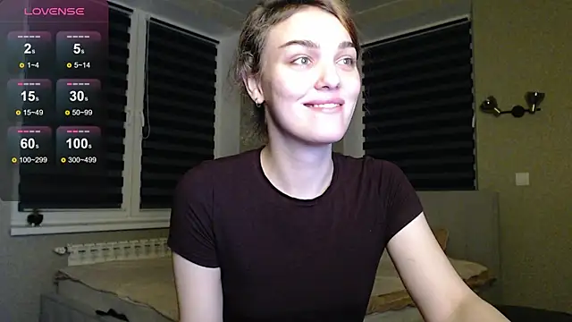 EmiliaRhodes online show from October 19, 2025, 10:45 pm