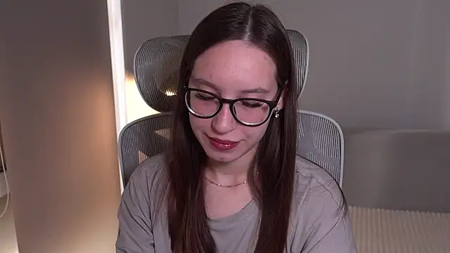 WhyEmmyCry online show from April 20, 2026, 5:43 am