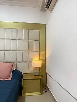 IsabellaDarrell ts online show from February 8, 2026, 1:53 pm