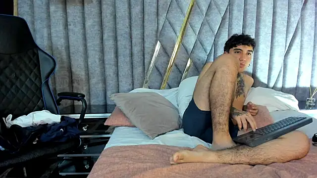 SantiOlsen online show from October 19, 2025, 5:59 pm