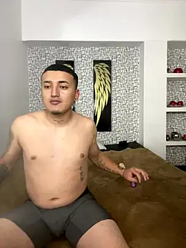 Snapshot of Demon_foxes chatting on November 5, 2025, 8:01 pm Demon foxes online show from November 5, 2025, 8:01 pm