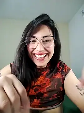 Snapshot of Chinitaaa28 chatting on October 29, 2025, 5:17 am Chinitaaa28 online show from October 29, 2025, 5:17 am