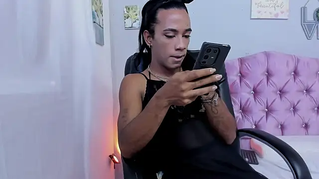 The Latin Lover online show from October 22, 2025, 12:48 pm