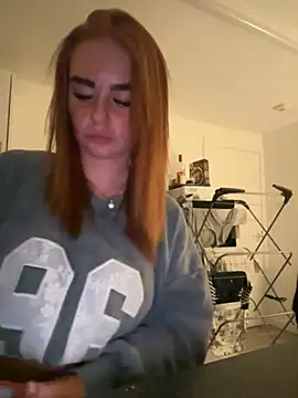 Snapshot of Ellieskyyee1 chatting on November 2, 2025, 8:36 pm Ellieskyyee1 online show from November 2, 2025, 8:36 pm