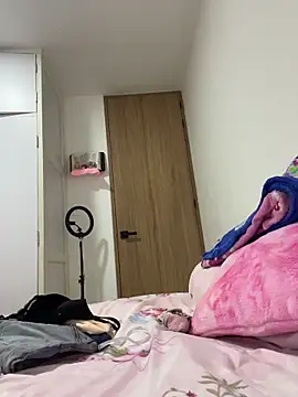 Snapshot of violeta365 chatting on November 15, 2025, 5:17 pm violeta365 online show from November 15, 2025, 5:17 pm