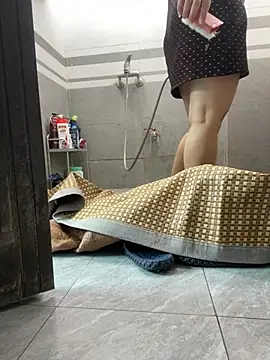 HinayLa online show from April 26, 2026, 1:47 am