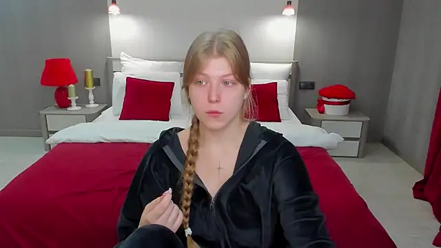 Snapshot of Stella_Light chatting on November 19, 2025, 4:23 am Stella Light online show from November 19, 2025, 4:23 am