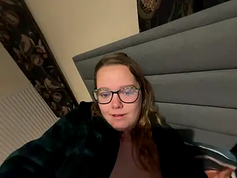 Scarletcum22 online show from December 2, 2025, 7:10 am