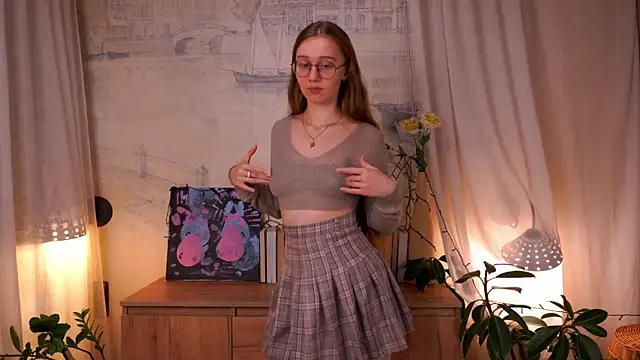 ArianaSweazy online show from November 18, 2025, 2:42 pm