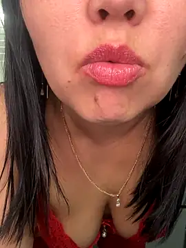 Love  Mom online show from October 25, 2025, 6:34 am