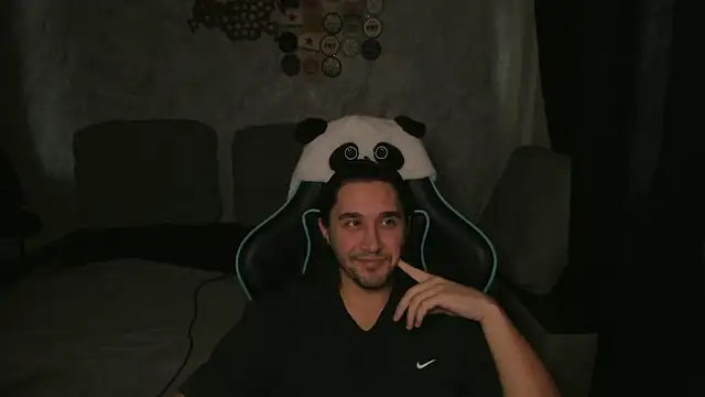 Pohyi  online show from March 6, 2026, 4:18 am