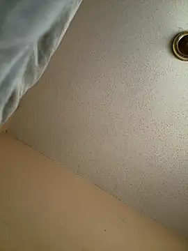 bellaprettyxxxoo online show from October 21, 2025, 3:22 pm