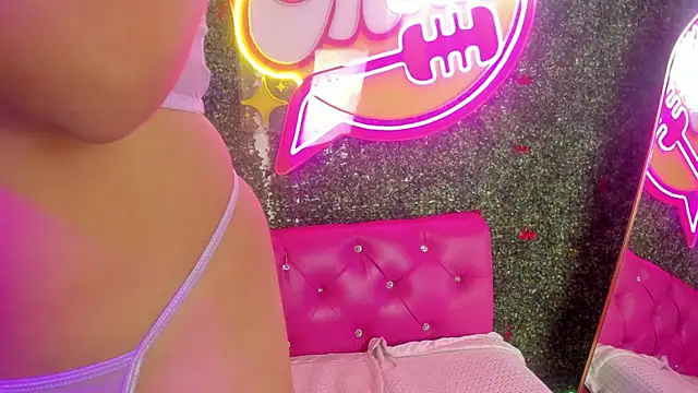 Ivy  storm online show from November 18, 2025, 10:13 pm