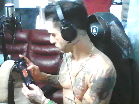 Snapshot of alphacloudGod chatting on March 17, 2026, 12:02 am alphacloudGod online show from March 17, 2026, 12:02 am