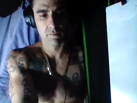 Snapshot of alphacloudGod chatting on February 18, 2026, 9:39 am alphacloudGod online show from February 18, 2026, 9:39 am