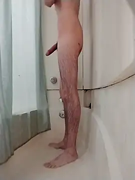 4idin0000 online show from November 10, 2025, 1:32 am