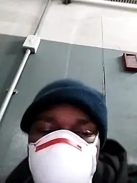 loVbRo1 online show from November 17, 2025, 1:42 am