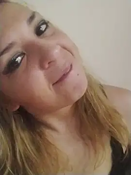 Snapshot of Shakyy6767 chatting on December 4, 2025, 12:31 am Shakyy6767 online show from December 4, 2025, 12:31 am