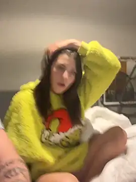 Brunnettebabe007 online show from December 2, 2025, 10:55 pm