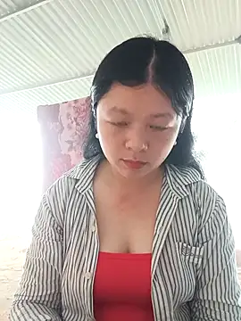 lisa-bae00 online show from April 18, 2026, 3:20 am