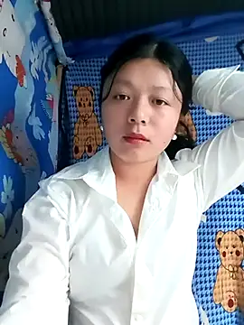 lisa-bae00 online show from April 19, 2026, 1:01 pm