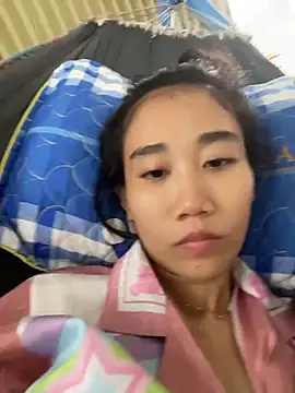 Snapshot of Candy_111 chatting on December 4, 2025, 6:01 am Candy 111 online show from December 4, 2025, 6:01 am