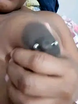 Snapshot of Jennyy31 chatting on November 16, 2025, 4:56 pm Jennyy31 online show from November 16, 2025, 4:56 pm