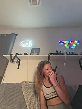 Snapshot of babygirlxchlo chatting on November 20, 2025, 9:10 am babygirlxchlo online show from November 20, 2025, 9:10 am