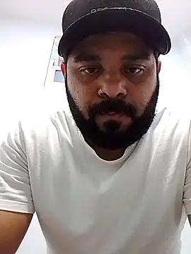 Sfdocom online show from November 4, 2025, 9:51 pm