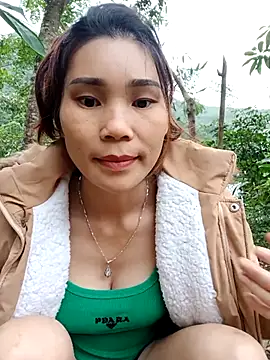 Snapshot of Bear_bear0 chatting on November 2, 2025, 12:59 am Bear bear0 online show from November 2, 2025, 12:59 am