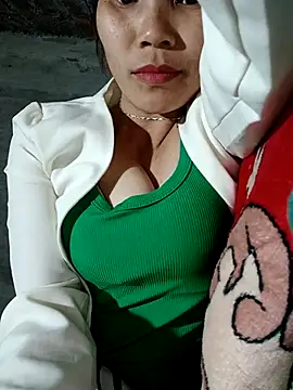 Snapshot of Bear_bear0 chatting on November 10, 2025, 3:39 pm Bear bear0 online show from November 10, 2025, 3:39 pm