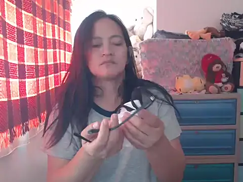 Snapshot of Kinkybela2025 chatting on February 16, 2026, 12:53 am Kinkybela2025 online show from February 16, 2026, 12:53 am