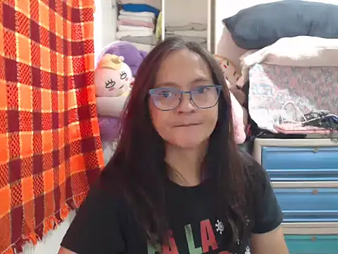 Snapshot of Kinkybela2025 chatting on November 23, 2025, 11:26 pm Kinkybela2025 online show from November 23, 2025, 11:26 pm