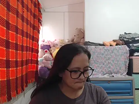 Snapshot of Kinkybela2025 chatting on February 4, 2026, 5:35 am Kinkybela2025 online show from February 4, 2026, 5:35 am