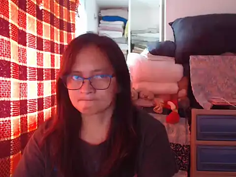 Snapshot of Kinkybela2025 chatting on December 2, 2025, 12:33 am Kinkybela2025 online show from December 2, 2025, 12:33 am