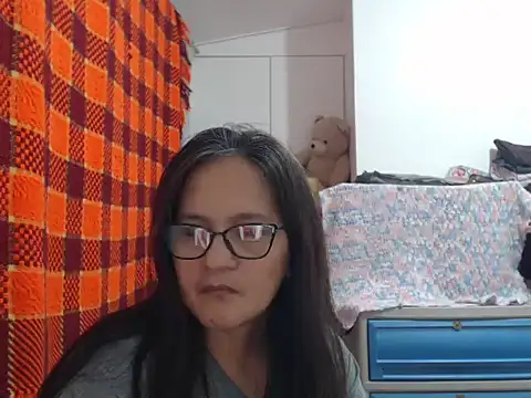 Snapshot of Kinkybela2025 chatting on January 10, 2026, 10:27 pm Kinkybela2025 online show from January 10, 2026, 10:27 pm