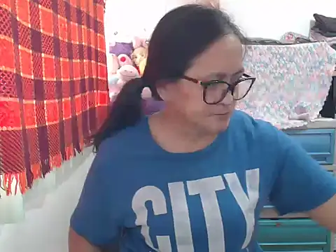 Snapshot of Kinkybela2025 chatting on January 13, 2026, 2:15 am Kinkybela2025 online show from January 13, 2026, 2:15 am