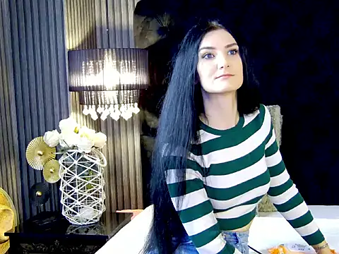 Snapshot of KendraNoir chatting on December 3, 2025, 6:25 am KendraNoir online show from December 3, 2025, 6:25 am