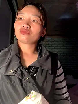 Snapshot of sowbibi chatting on October 27, 2025, 12:33 am sowbibi online show from October 27, 2025, 12:33 am