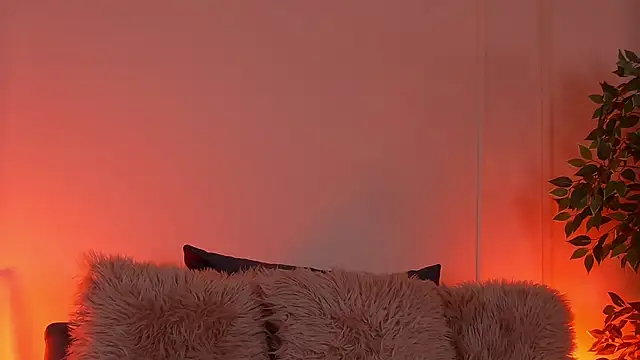 Snapshot of CrystalRedx chatting on December 4, 2025, 4:55 am CrystalRedx online show from December 4, 2025, 4:55 am