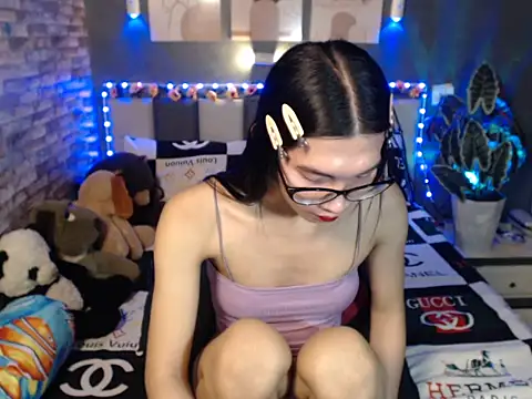 HotNathalie6900 online show from February 23, 2026, 1:44 pm