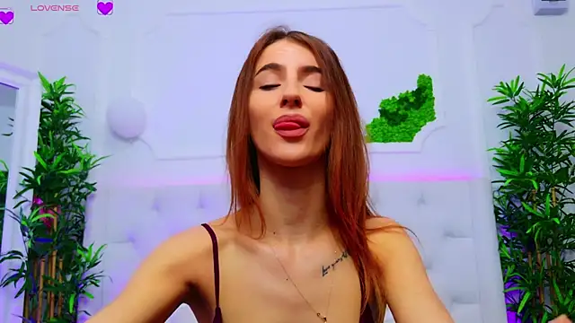 Snapshot of ElisaCharm chatting on November 6, 2025, 5:22 am ElisaCharm online show from November 6, 2025, 5:22 am