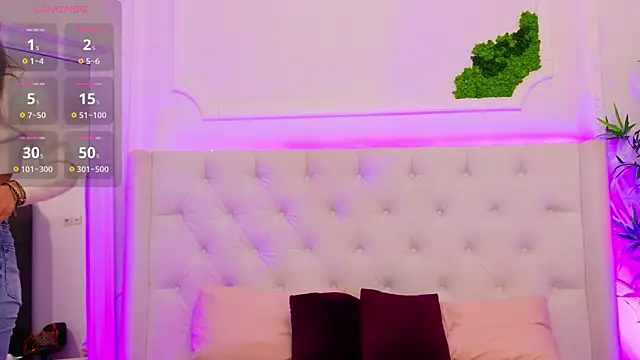 ElisaCharm online show from April 9, 2026, 2:24 am