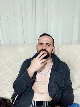 lazzzz09 online show from November 19, 2025, 5:24 pm