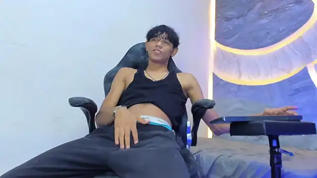 Snapshot of Sex_Boy_33_ chatting on November 13, 2025, 3:32 am Sex Boy 33 online show from November 13, 2025, 3:32 am