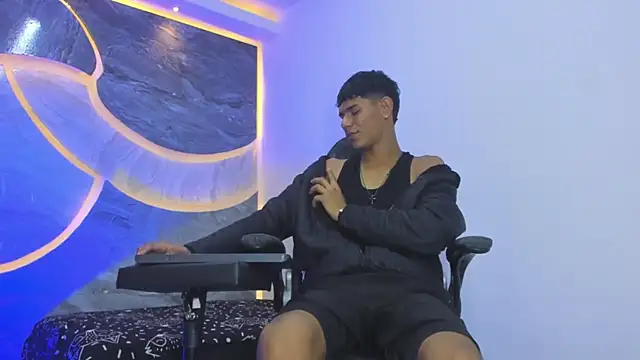 Snapshot of Sex_Boy_33_ chatting on November 30, 2025, 4:57 am Sex Boy 33 online show from November 30, 2025, 4:57 am