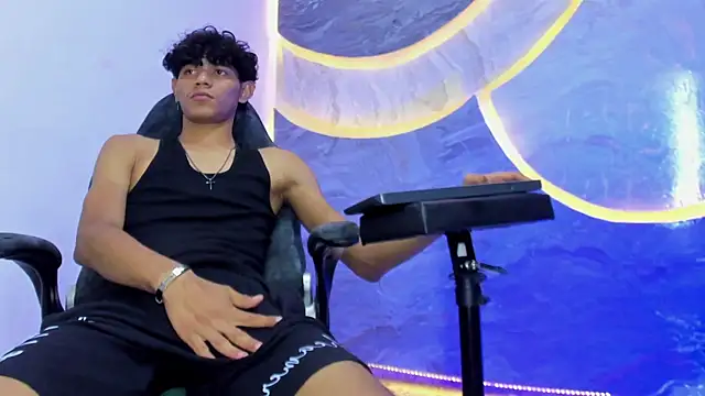 Snapshot of Sex_Boy_33_ chatting on November 7, 2025, 3:55 am Sex Boy 33 online show from November 7, 2025, 3:55 am