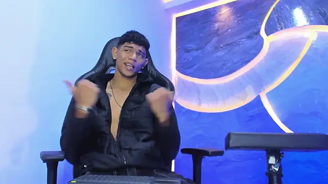 Snapshot of Sex_Boy_33_ chatting on November 26, 2025, 6:02 am Sex Boy 33 online show from November 26, 2025, 6:02 am