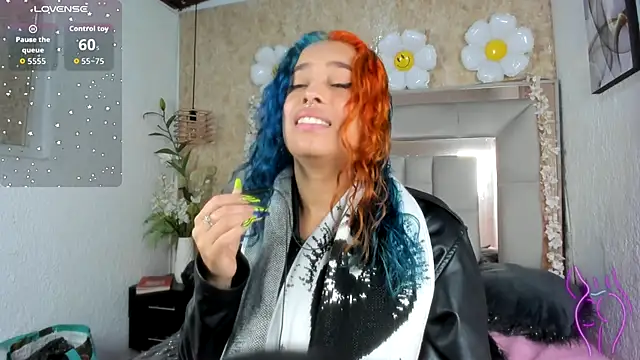 Cristall ravven online show from December 3, 2025, 12:44 am