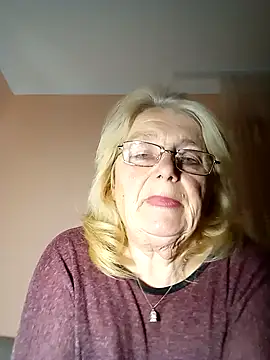 AmyLove353 online show from October 30, 2025, 10:06 pm